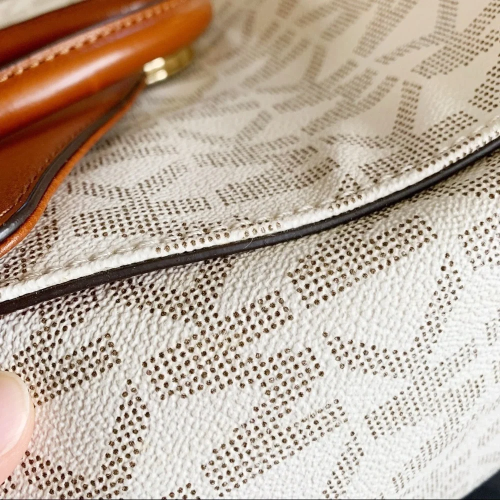 Michael Kors Hudson Satchel, Signature Logo Vanilla /‎ Acorn